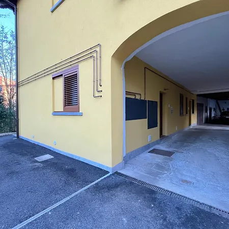 Daire Con Balcone Affascinante A Cadorago