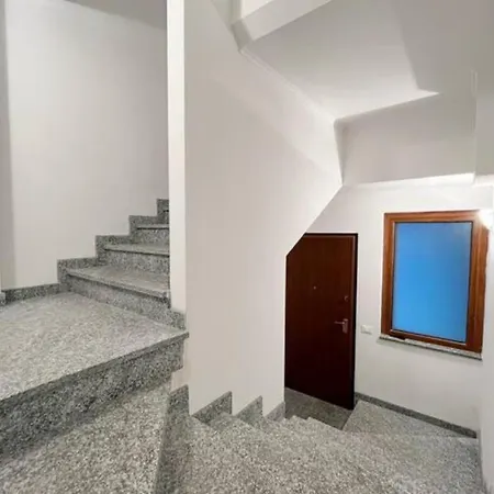 Appartamento Con Balcone Affascinante A Cadorago *