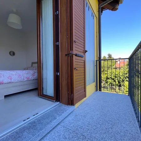 Appartamento Con Balcone Affascinante A Cadorago Fino Mornasco
